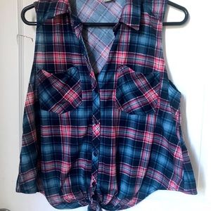 Collared vneck, plaid crop top, nwot crop top